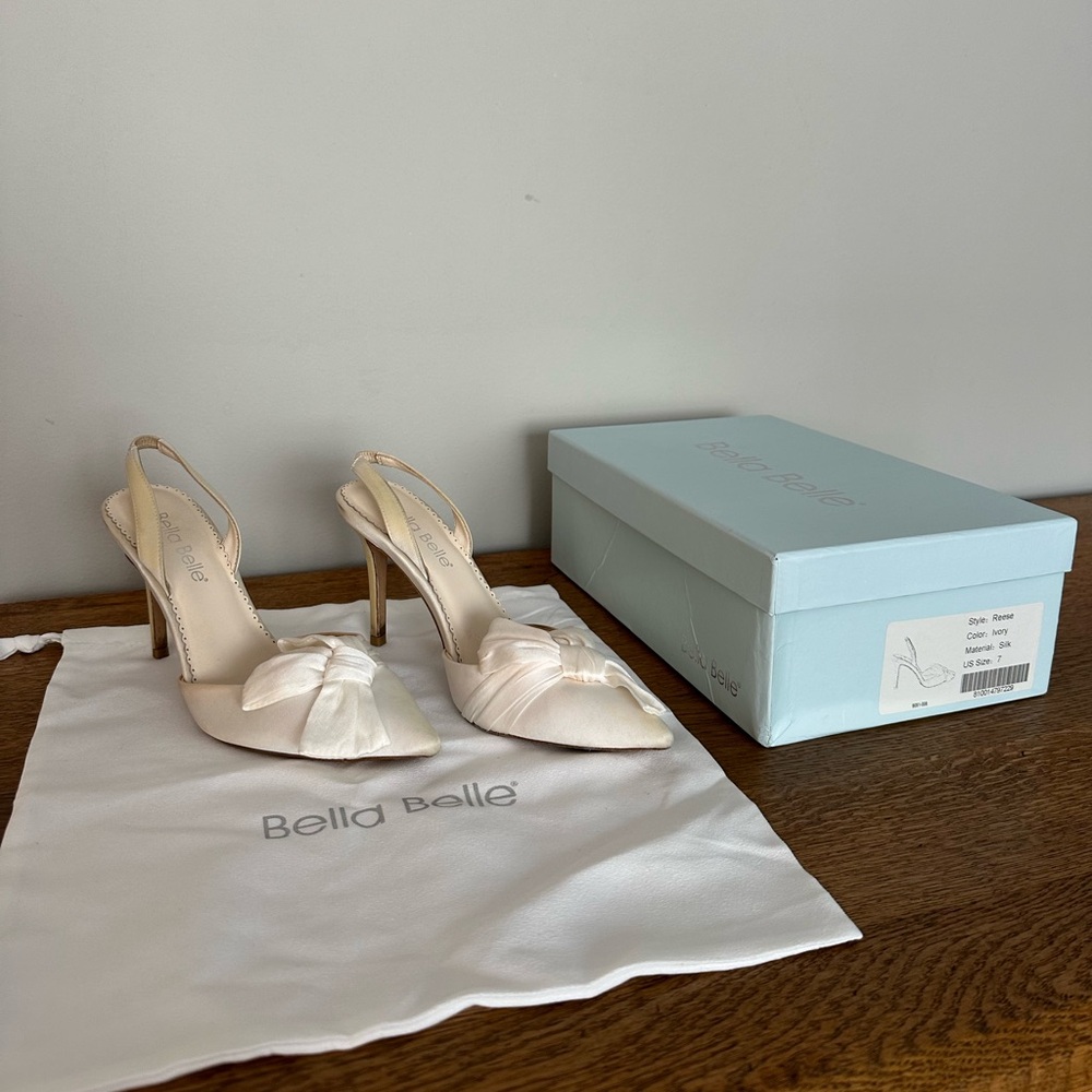 Bella Belle Women's Satin Cream Heels